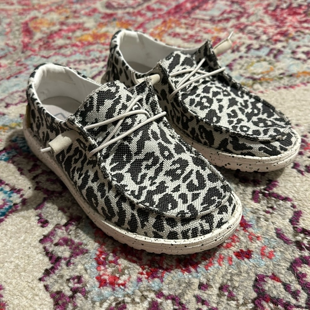 Leopard print Hey Dudes